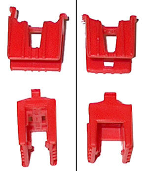 Links: Terror Claws Skeletors Rckenclip / Rechts: Flying Fists He-Man Rckenclip