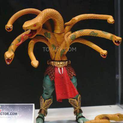 Der Schlangenoberkrper von Battle Armor King Hssss auf der SDCC 2014