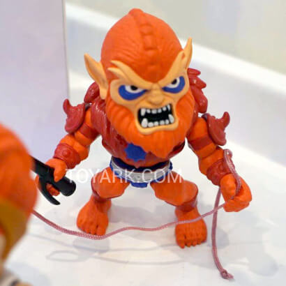 Beast Man mit Peitsche