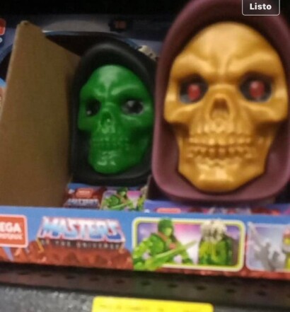 Das Slime Pit Mini-Set im Ladenregal, daneben befindet sich das ScubAttak Mini-Set