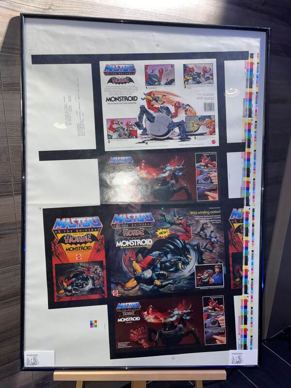 Ein Proof vom Verpackungs-Printbogen der Vintage Monstroid Box