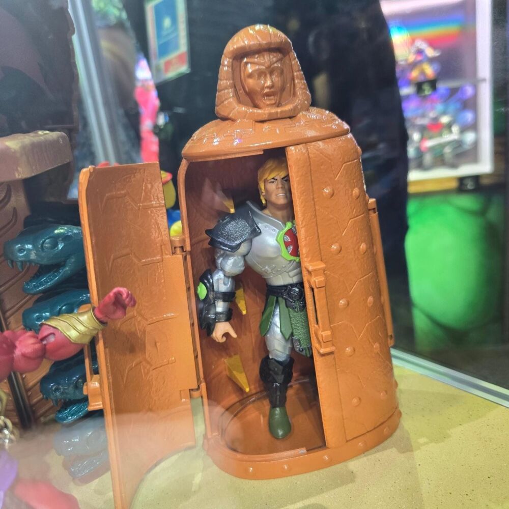 Snake Armor He-Man in der Eisernen Jungfrau